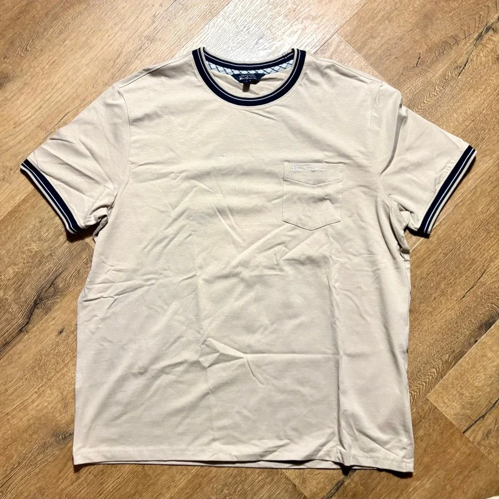 Ben Sherman Beige Mens Crew Neck Pocket T-shirt Navy Tipping Collar Sleeve Large - Picture 1 of 6